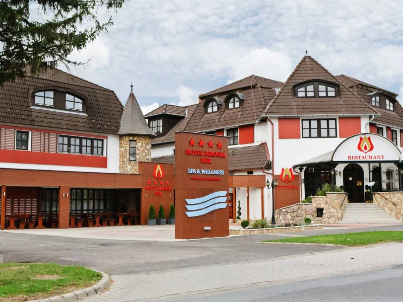 Hotel Piroska — Karácsony és Két Ünnep Között