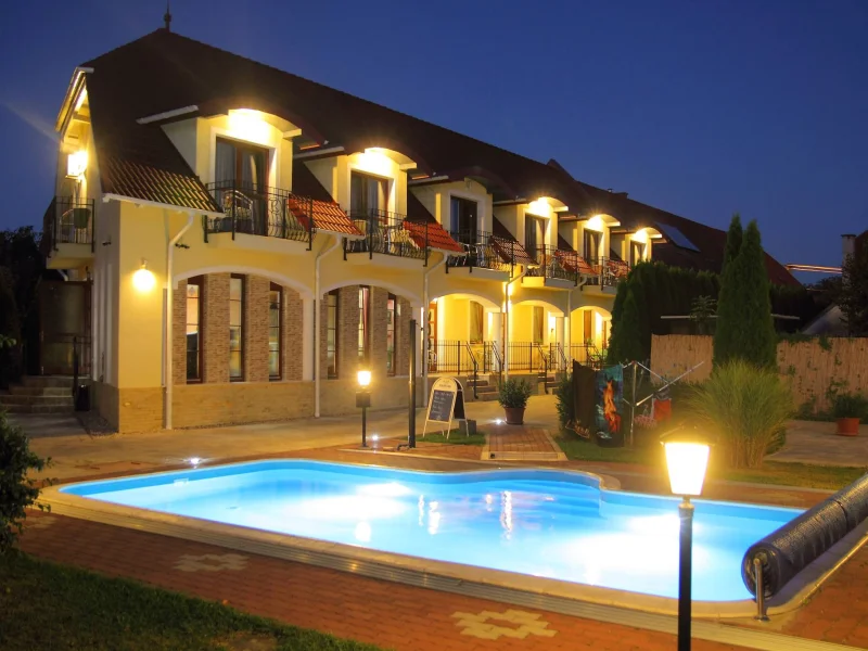 Bajor Panzió Aparthotel