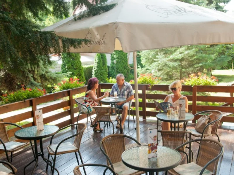 Majerik Hotel — Hévízi Kikapcsolódás Félpanzióval