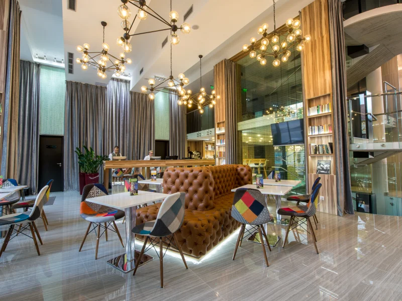 Science Hotel — Legjobb Ár